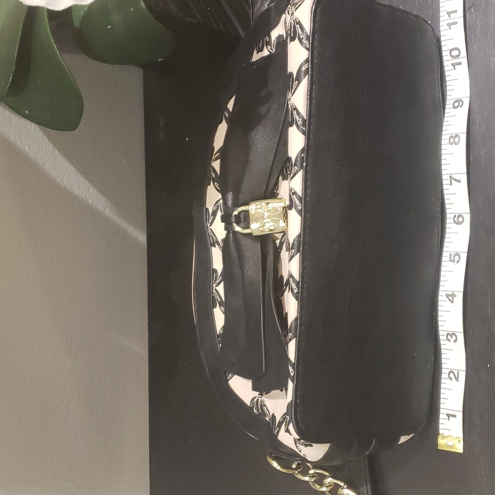 ❣️💫MARK DOWN💫❣️ Betsey Johnson Crossbody Bag - Picture 9 of 10